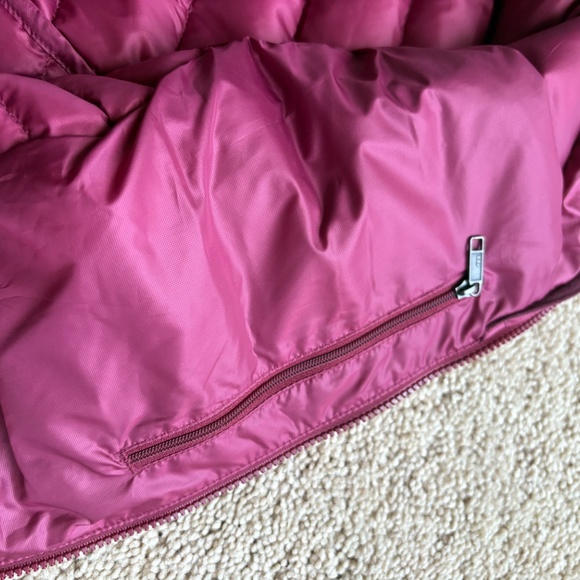 NWT Women’s Dusty pink Patagonia puffer Vest - Picture 5 of 5
